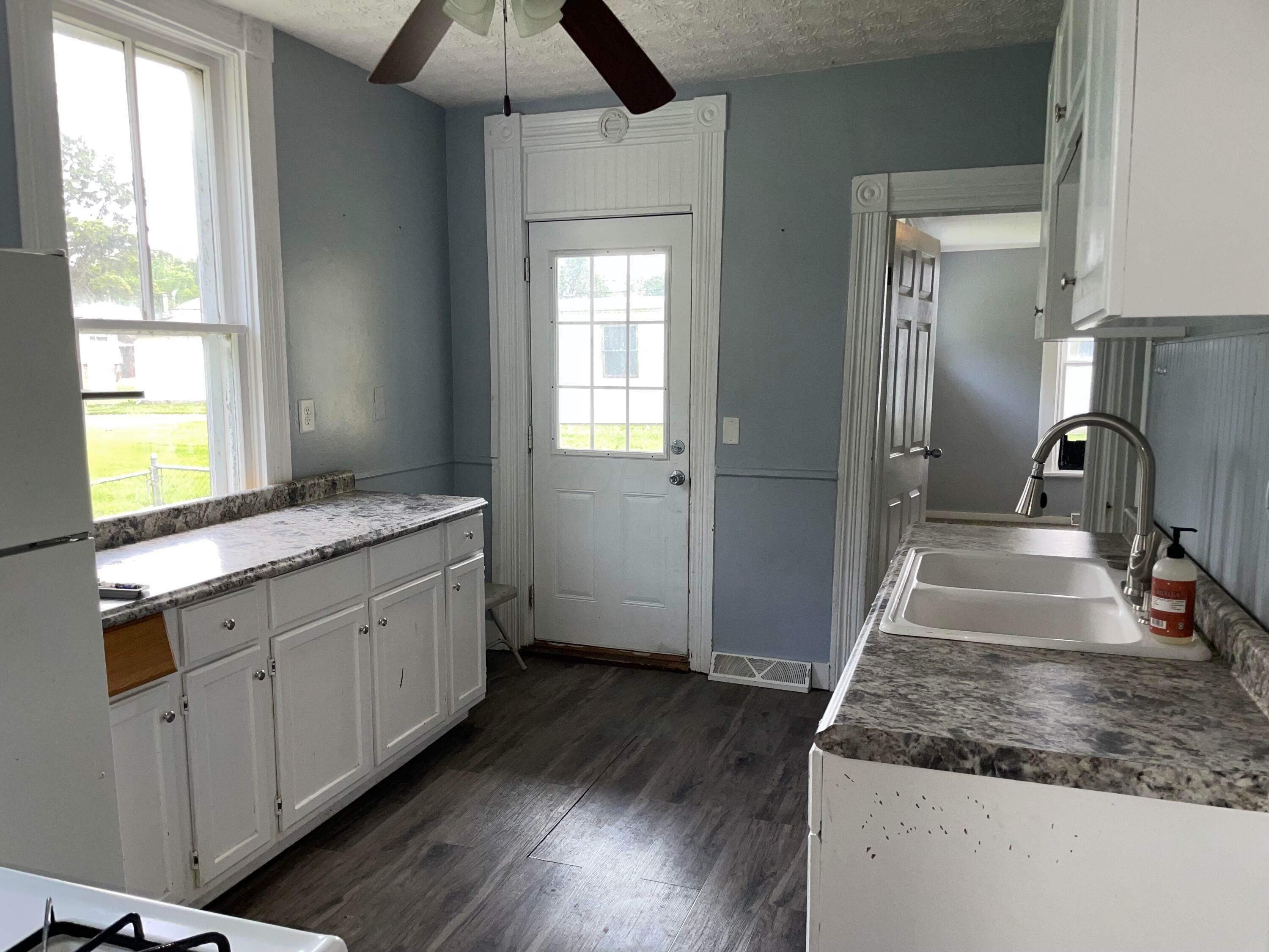 Property Photo: 93 E Columbus Street OH 43143