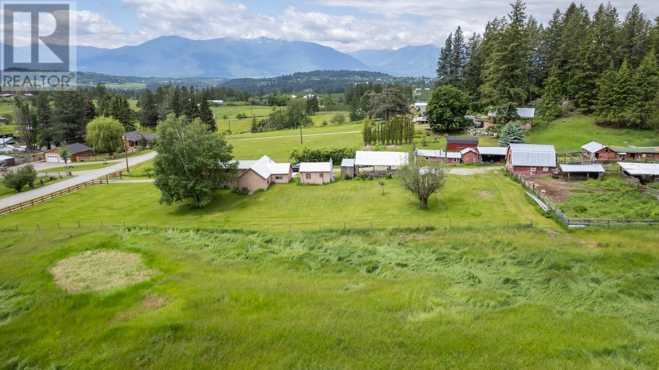 Property Photo: 4512 48th Street BC V0B 1C1