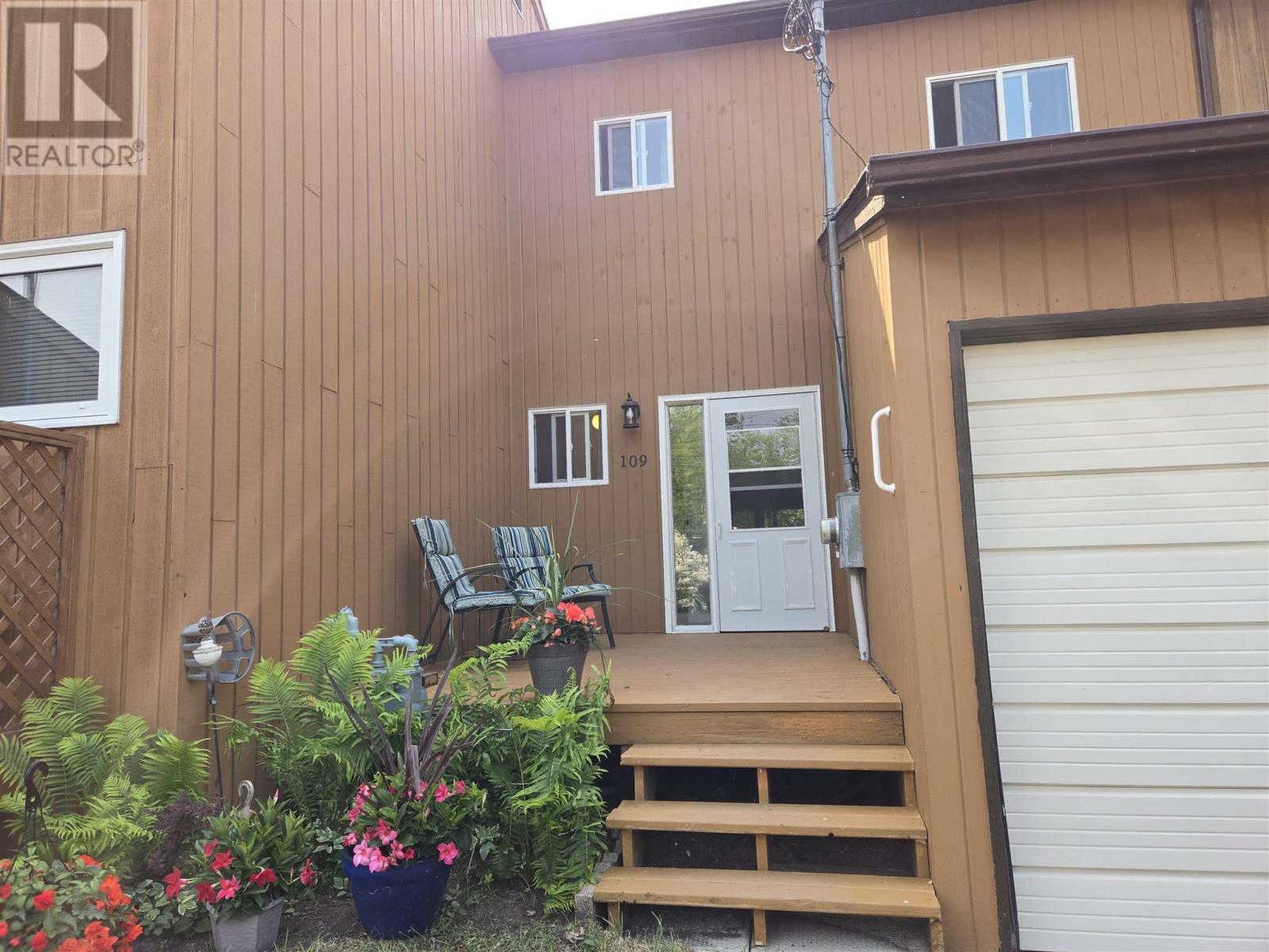 Property Photo: 109 McLean Ave ON P0X 1C0