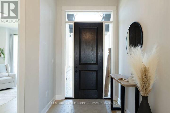 Property Photo: 11 Briscoe Crescent ON N7G 4E1
