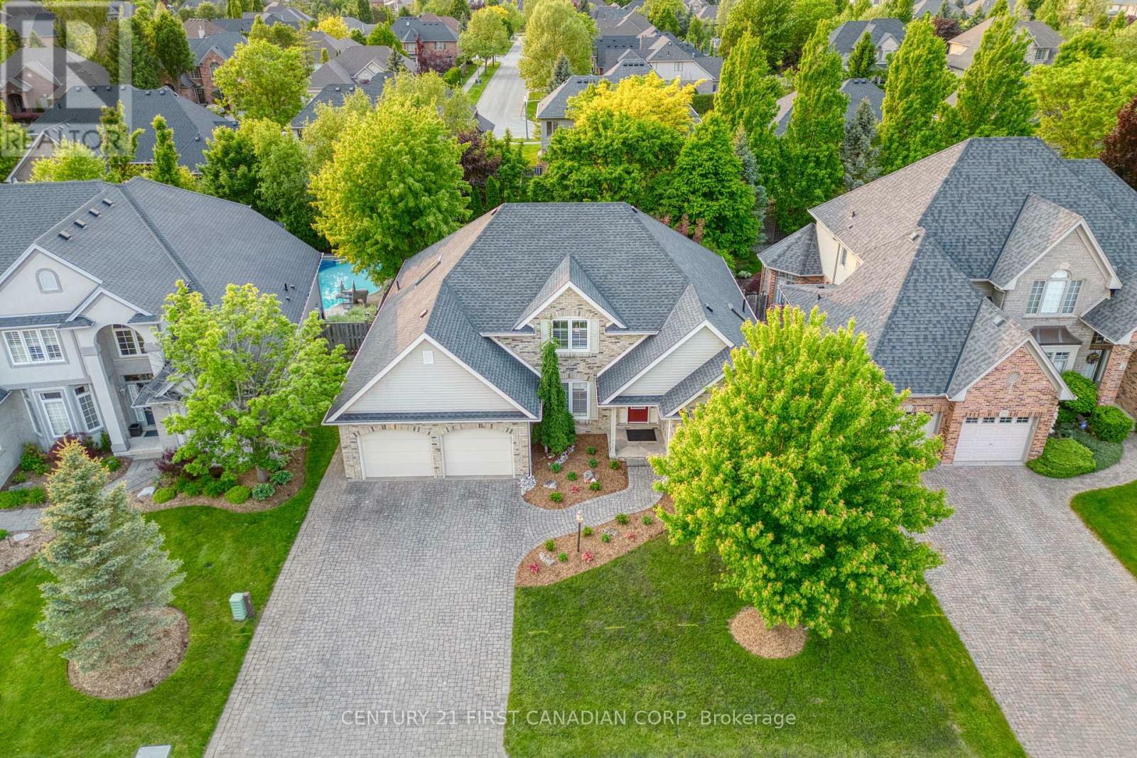 Property Photo: 540 McGarrell Place ON N6G 5J8