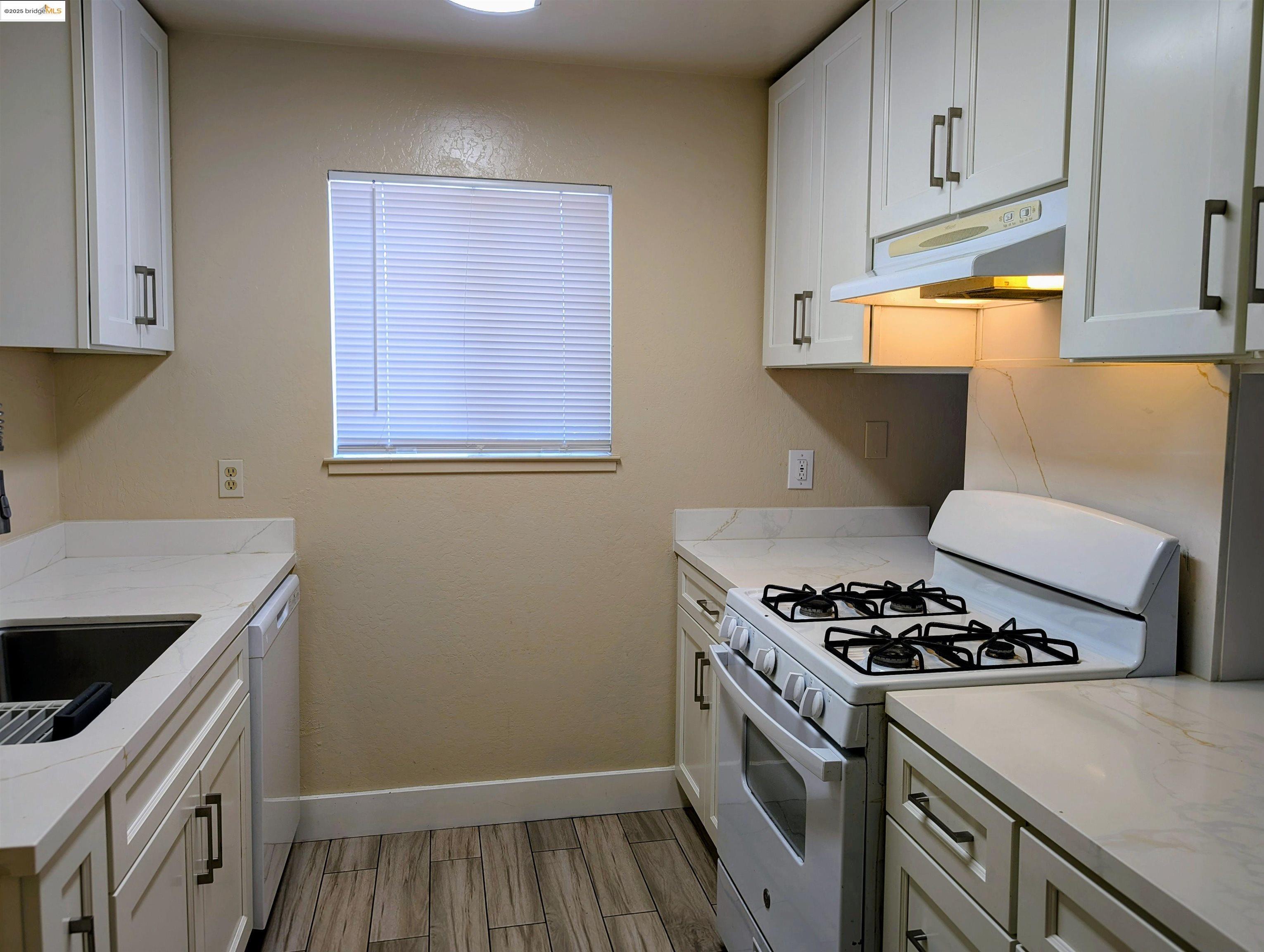 Property Photo: 4958 Driftwood Ct CA 94561