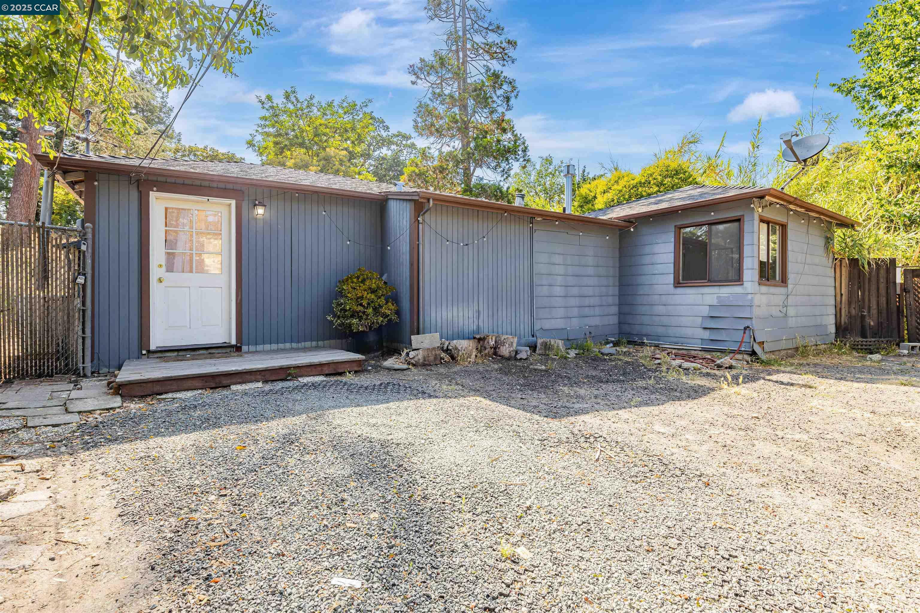 Property Photo: 233 Sierra Dr CA 94596