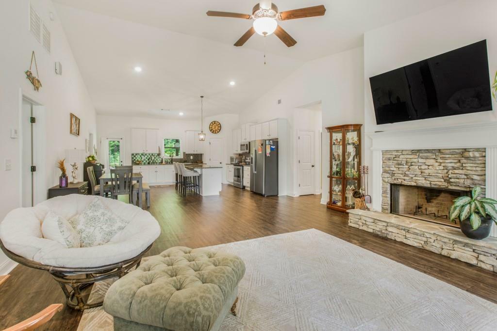 Property Photo: 594 Maner Road GA 30153