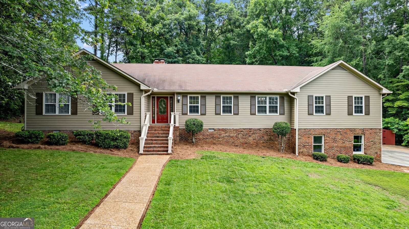 Property Photo: 207 Saddle Mountain Road SE GA 30161