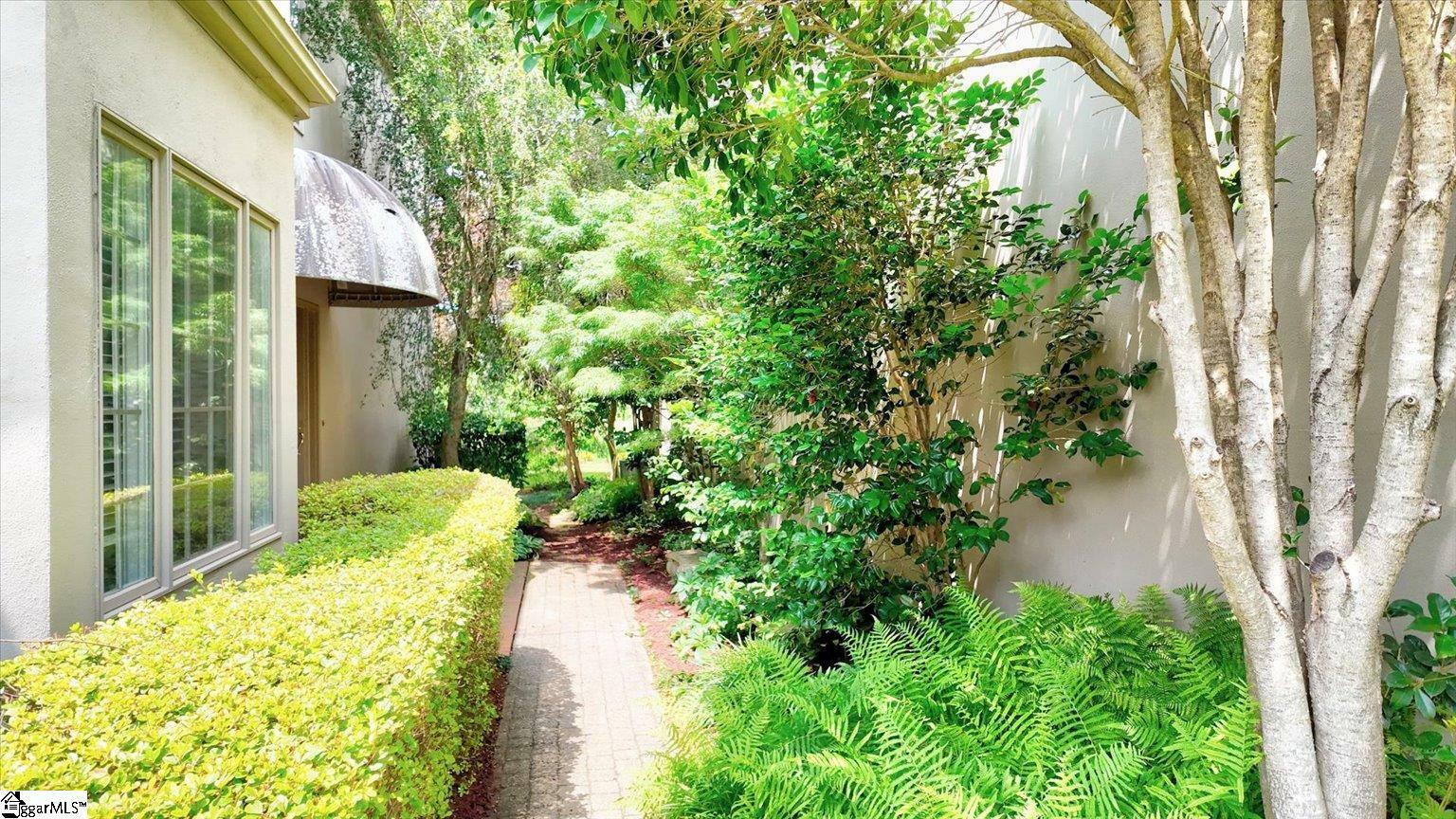 Property Photo: 100 Castellan Drive SC 29650
