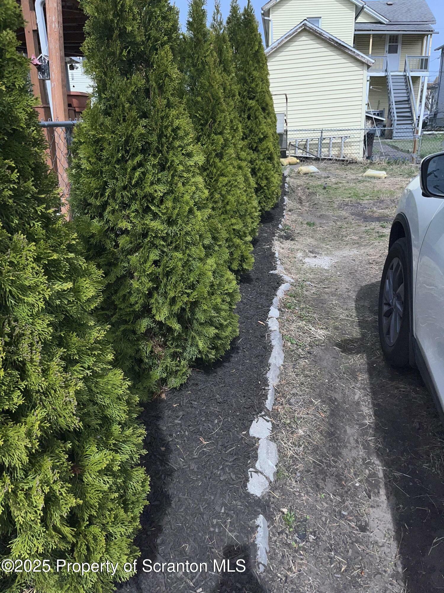 Property Photo: 326 Neptune Place PA 18505