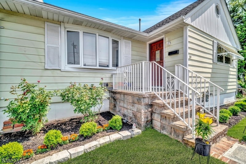 Property Photo:  39 Garwood St  NJ 08882 