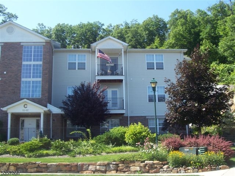 Property Photo: 53 Mountainview Ct 53 NJ 07457