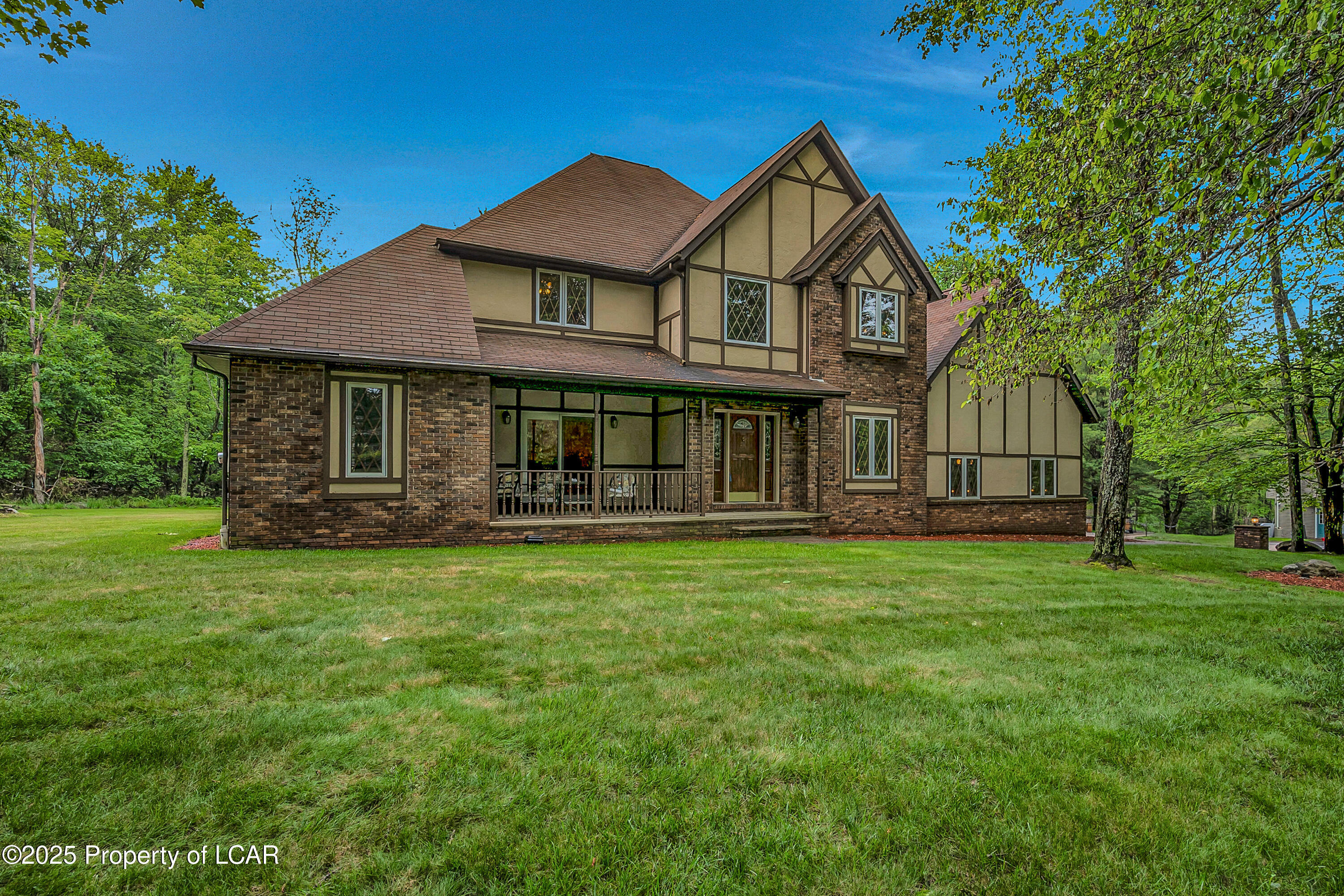 Property Photo: 289 Hemlock Terrace PA 18707