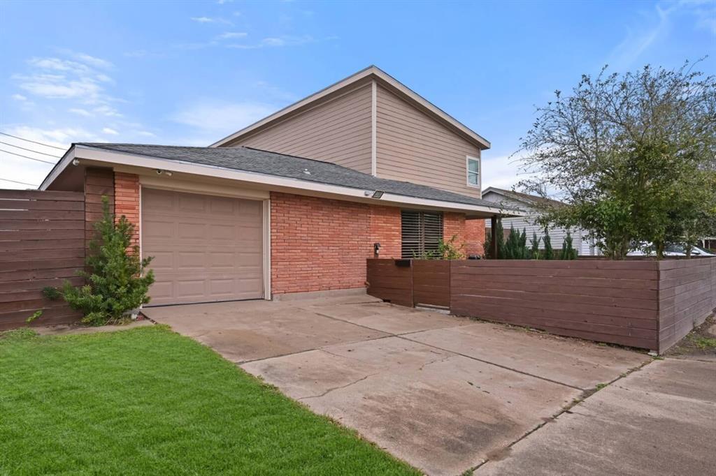 Property Photo: 2402 Pine Street TX 77551