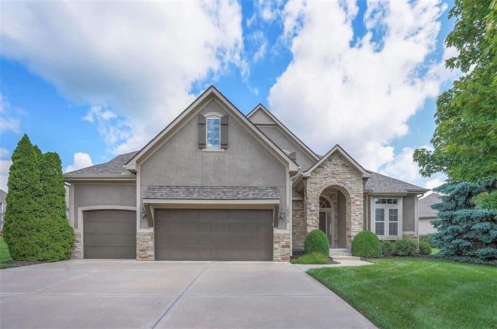 Property Photo:  15816 England Street  KS 66221 