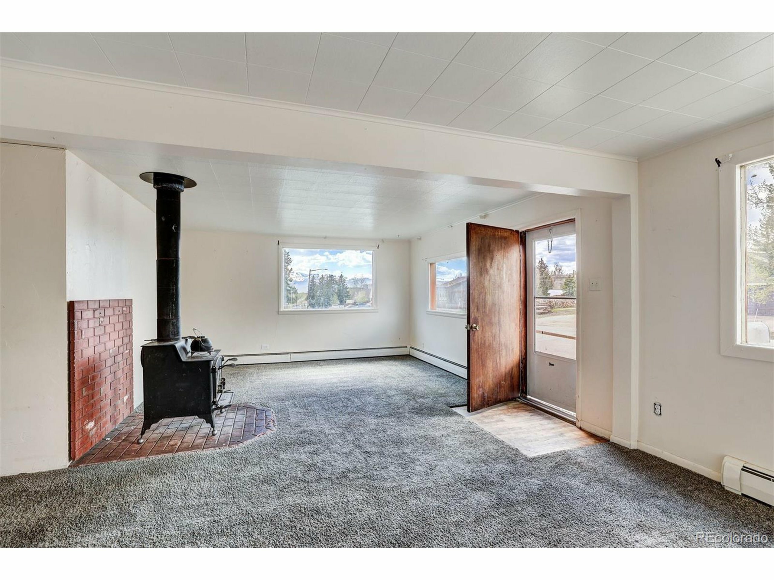Property Photo: 517 W 2nd St CO 80461