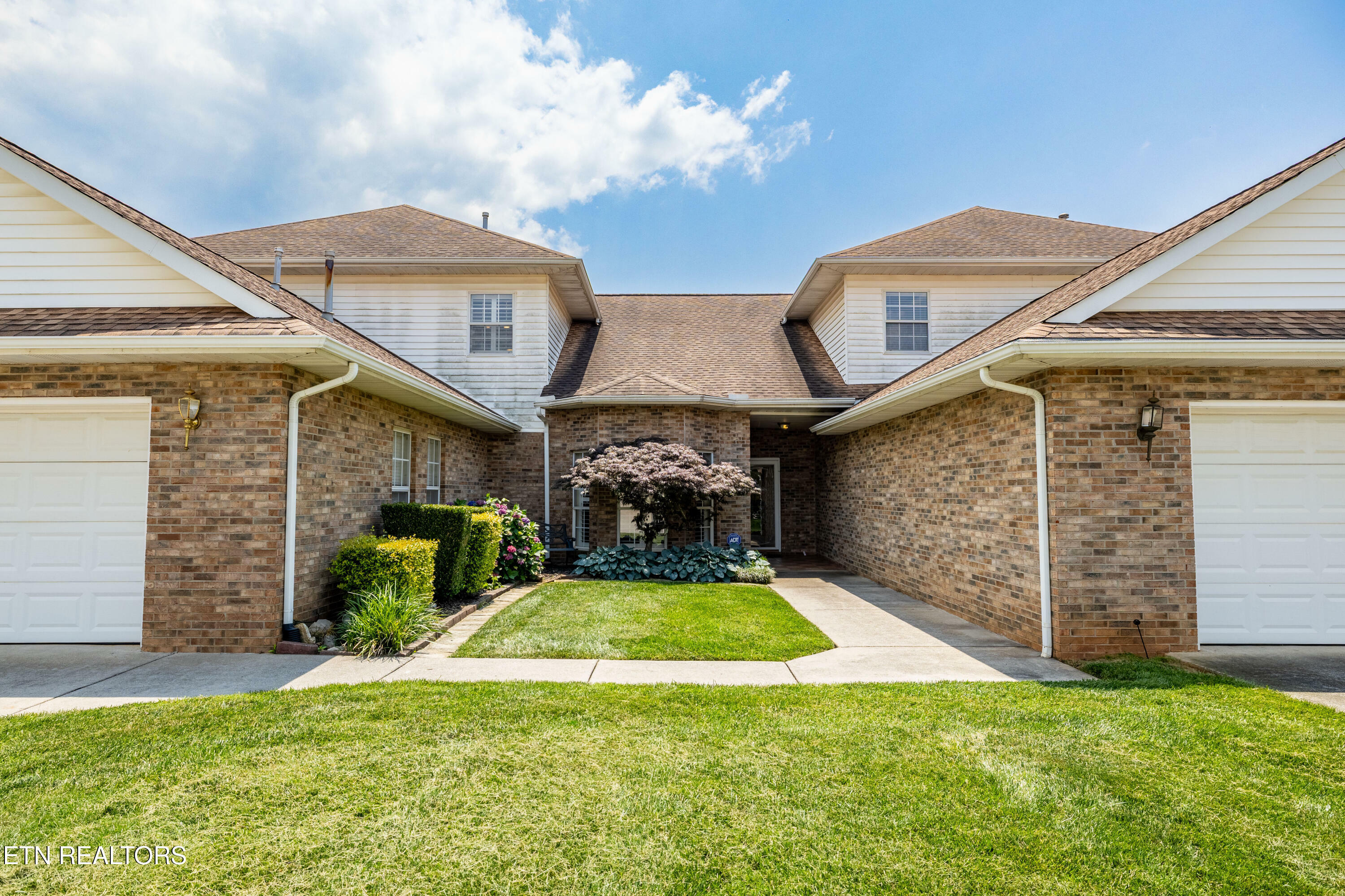 Property Photo: 274 Royal Oaks Drive TN 37801