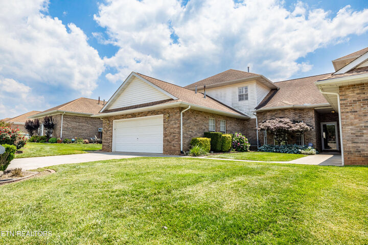 274 Royal Oaks Drive  Maryville TN 37801 photo