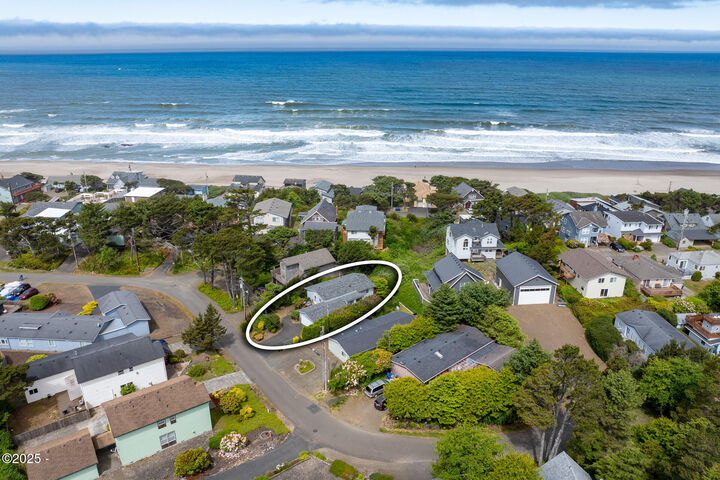 Property Photo: 3865 Evergreen Avenue OR 97341