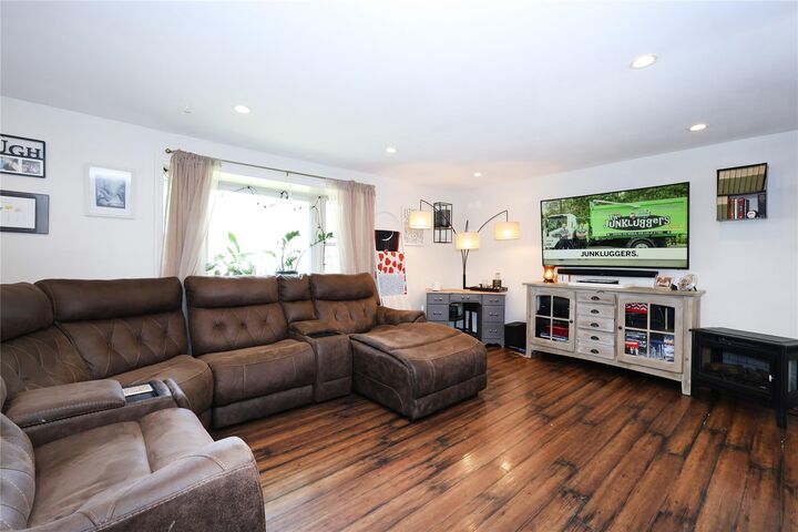 Property Photo: 33 Highview Lane NY 11961