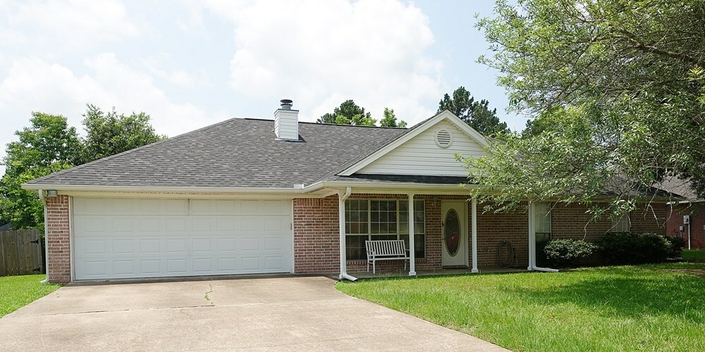 Property Photo: 157 Sandalwood TX 75904