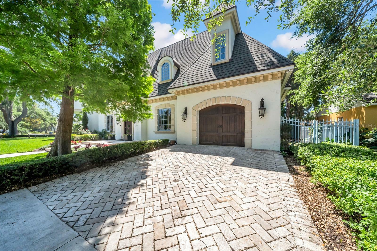 Property Photo: 3144 W Waverly Park FL 33629