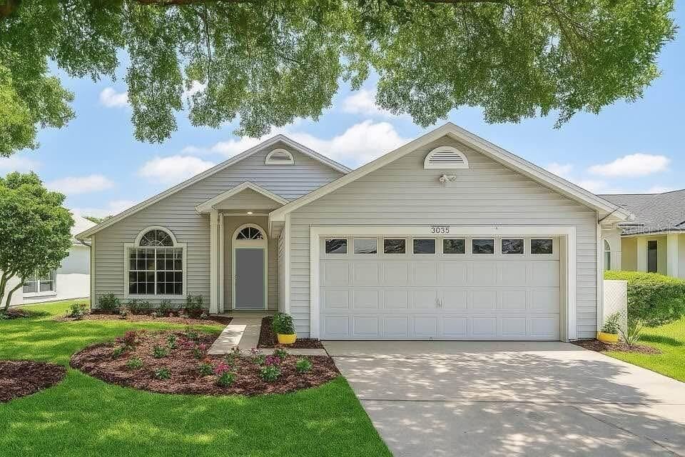 Property Photo: 3055 Dellcrest Place FL 32746