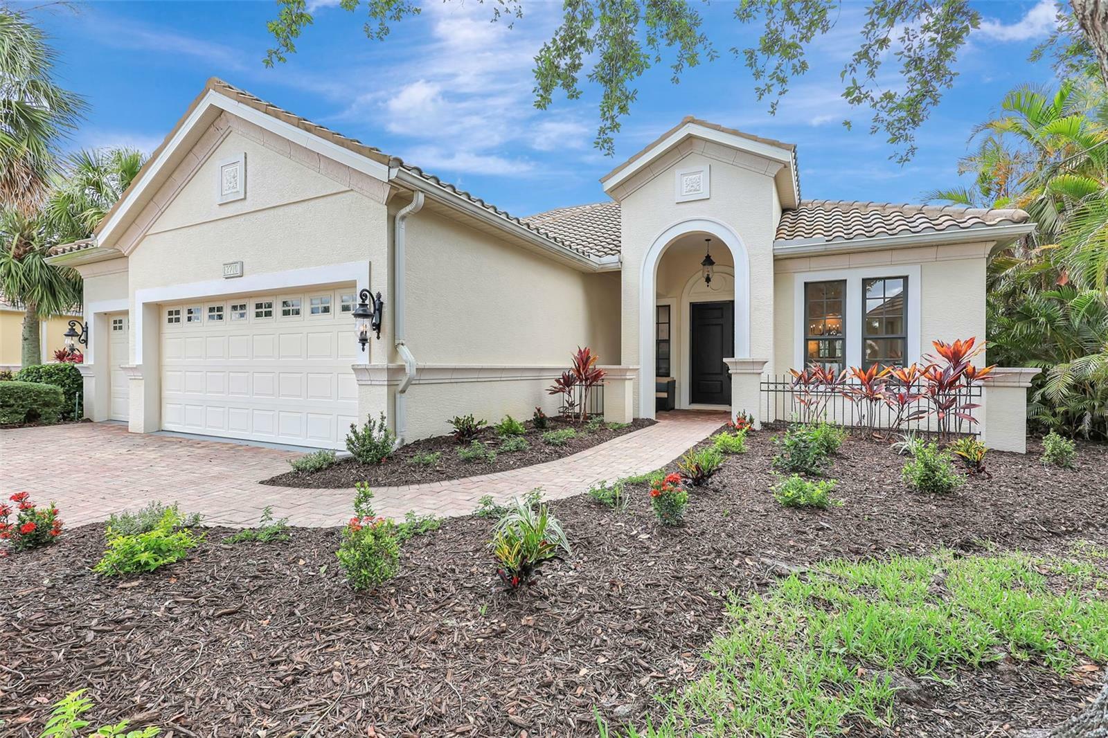 Property Photo: 12710 Stone Ridge Place FL 34202