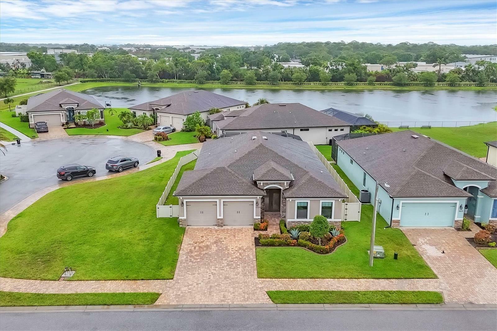 Property Photo: 6636 35th Court E FL 34243