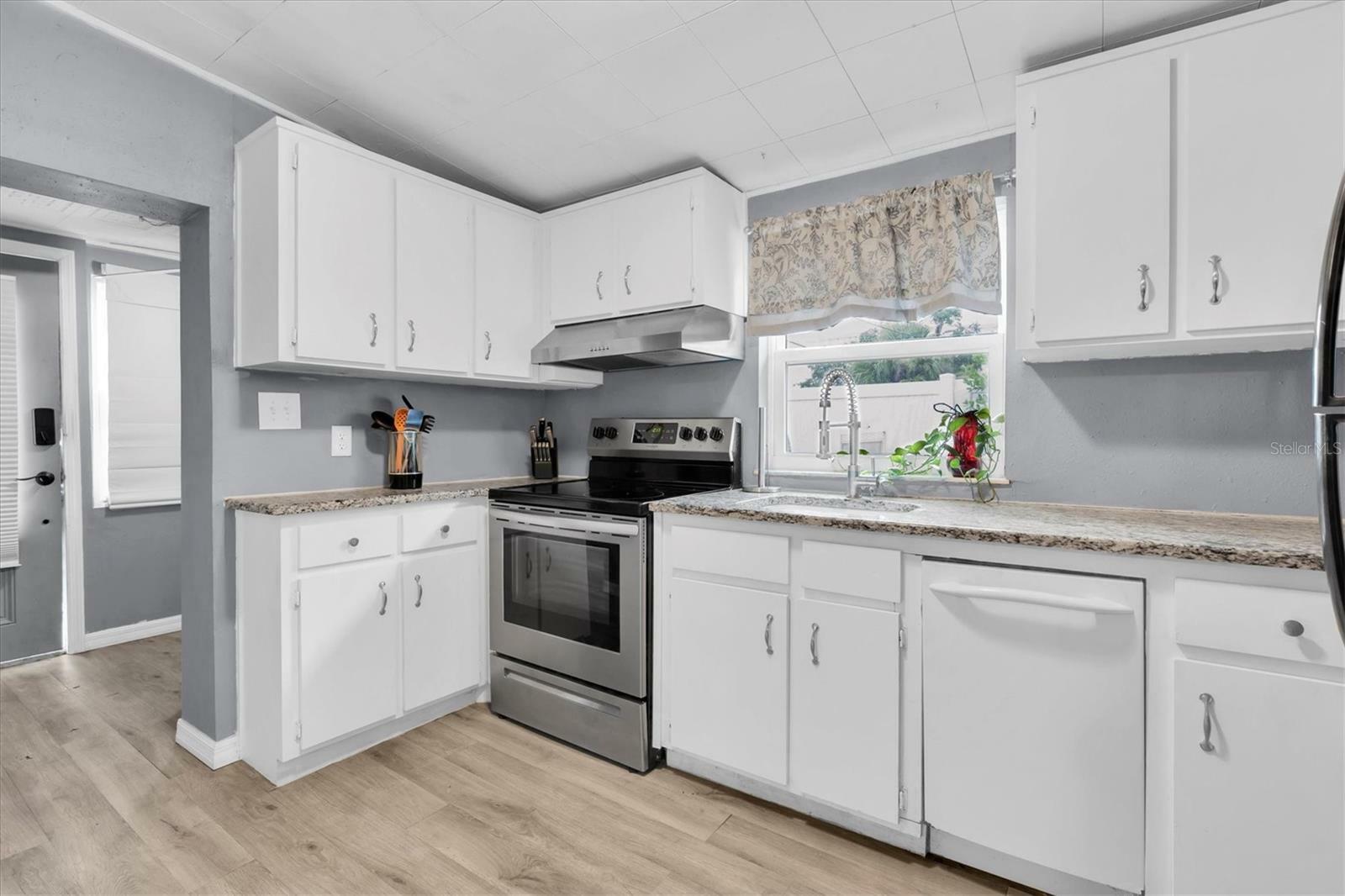Property Photo:  423 N Ring Avenue  FL 34689 
