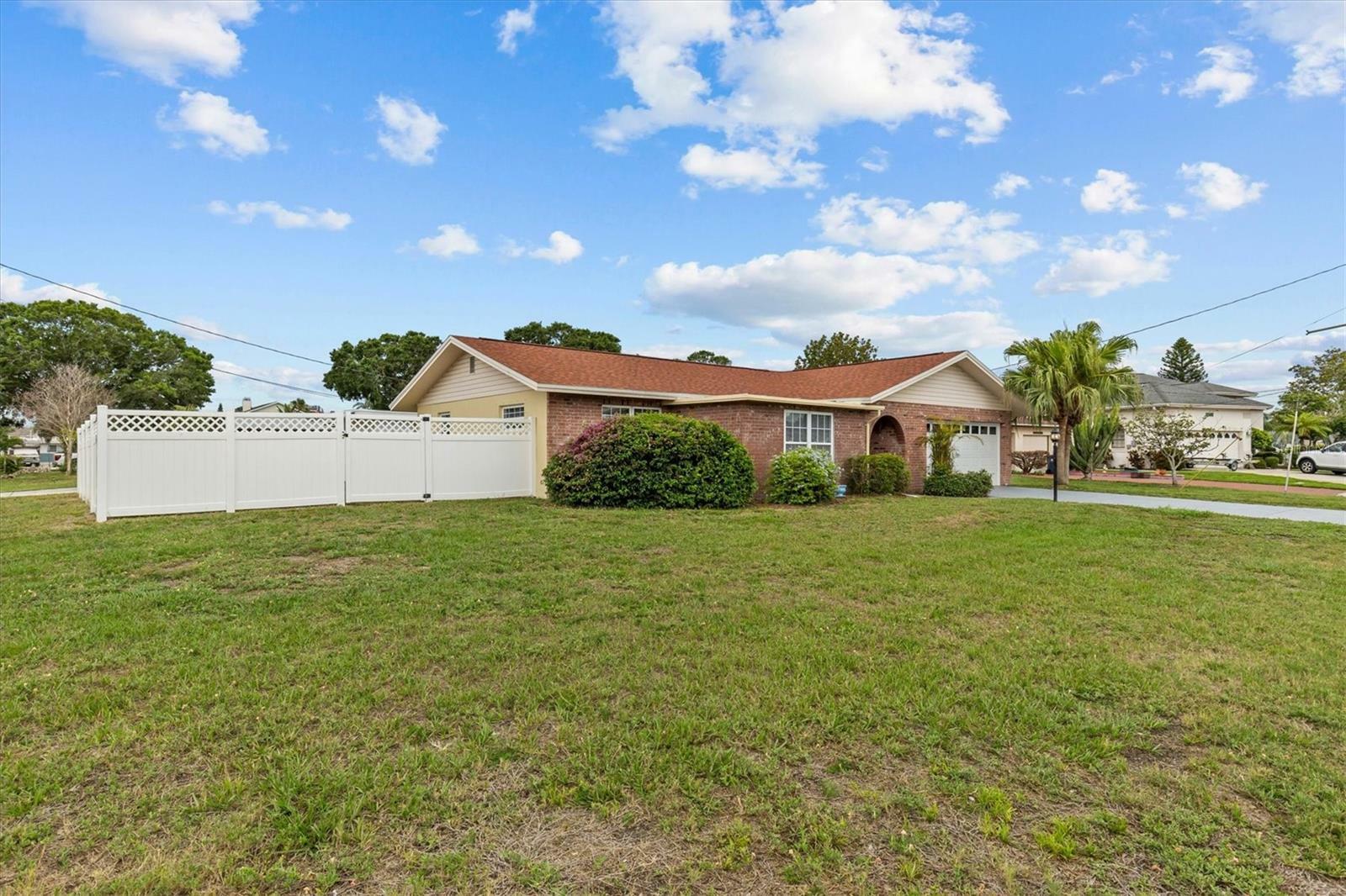 Property Photo: 326 Circle Drive FL 34683
