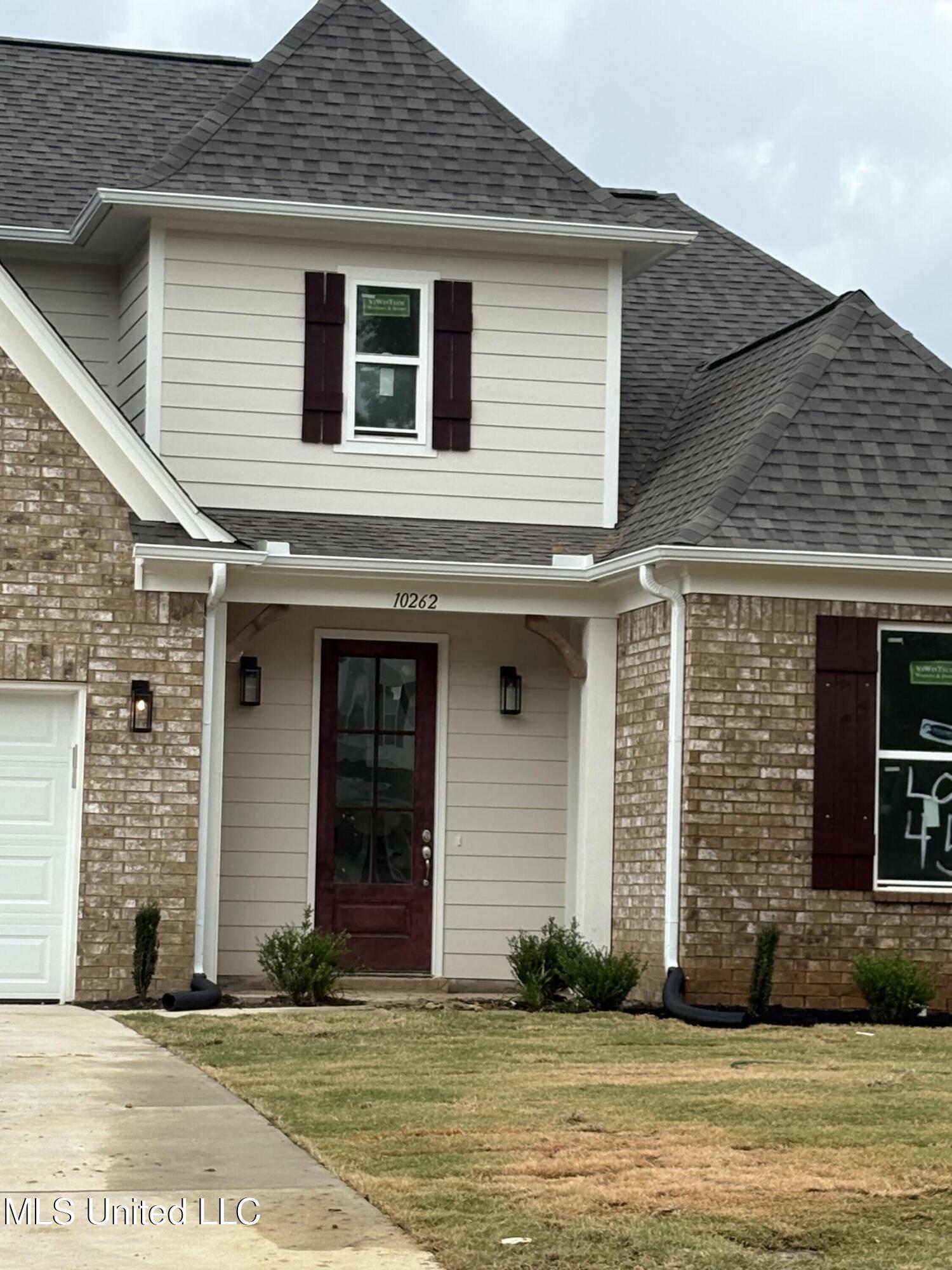 Property Photo: 10262 March Meadows Way Way MS 38654