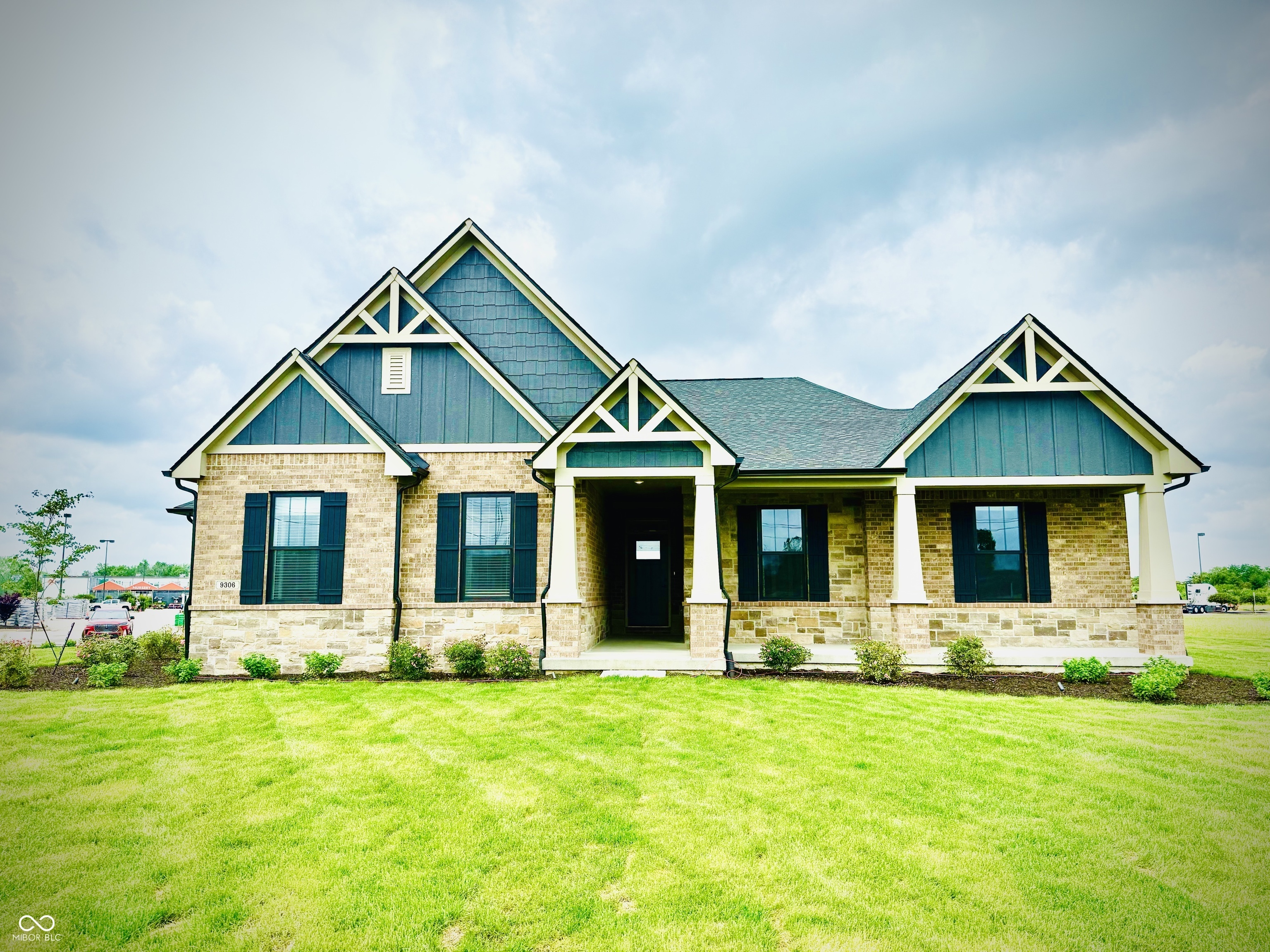 Property Photo: 4995 S 650 W IN 46147