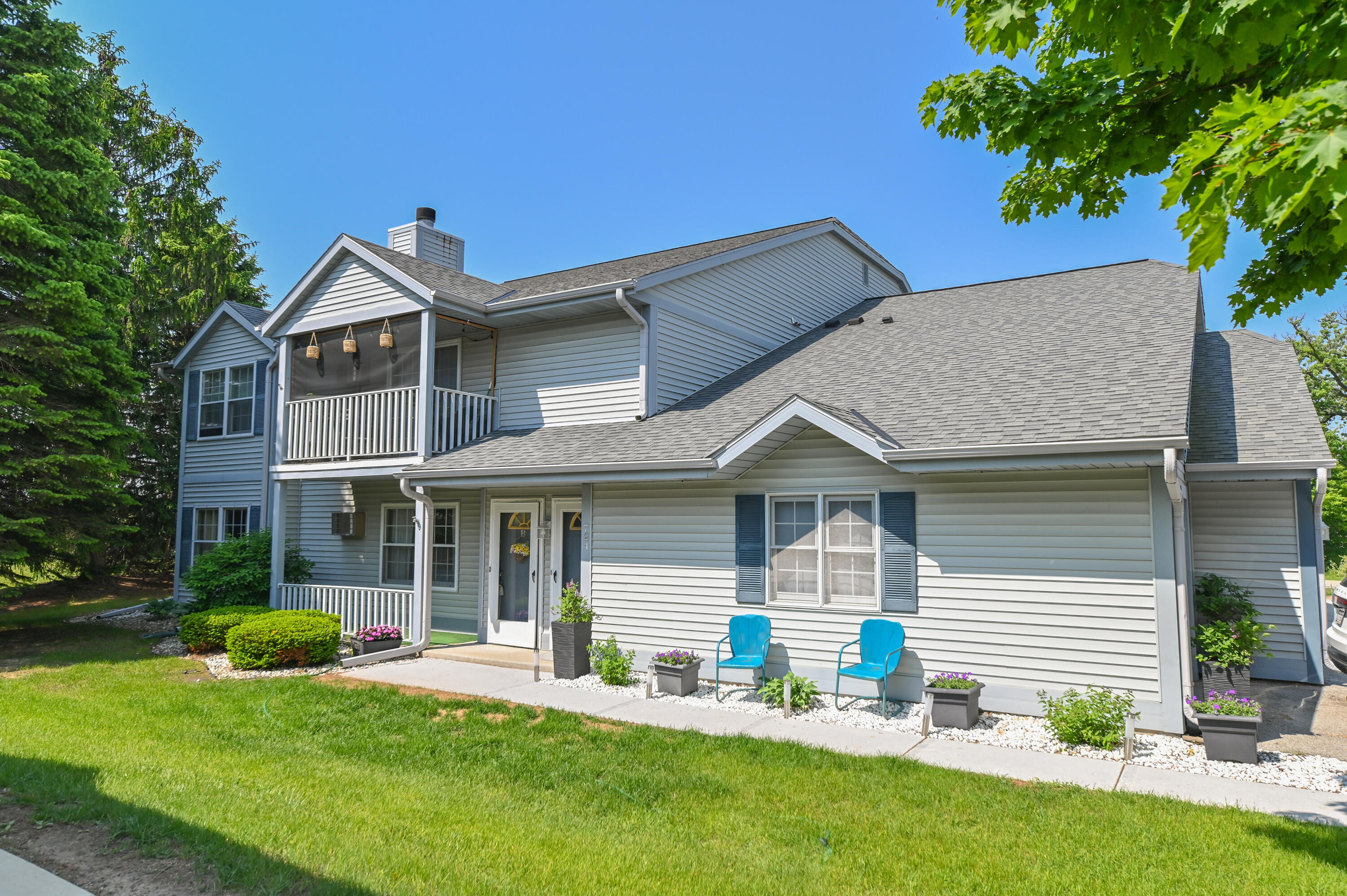 Property Photo: 724 Worthington Ct B WI 53090