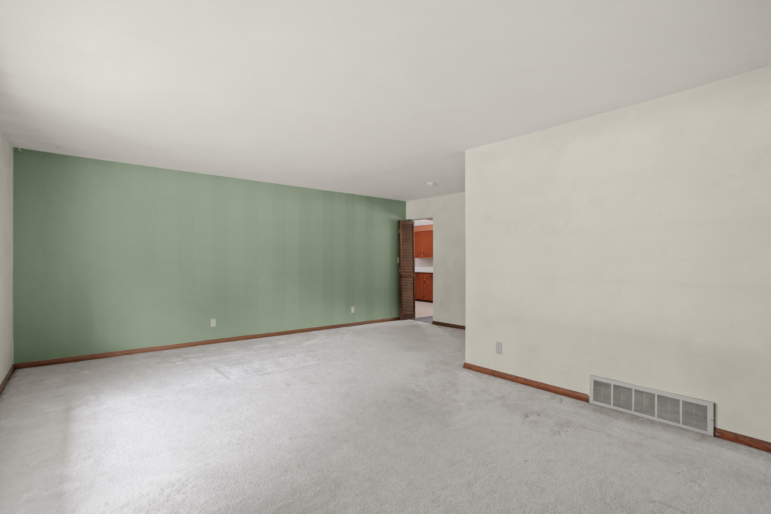 Property Photo: 11549 N Meadowbrook Dr WI 53097