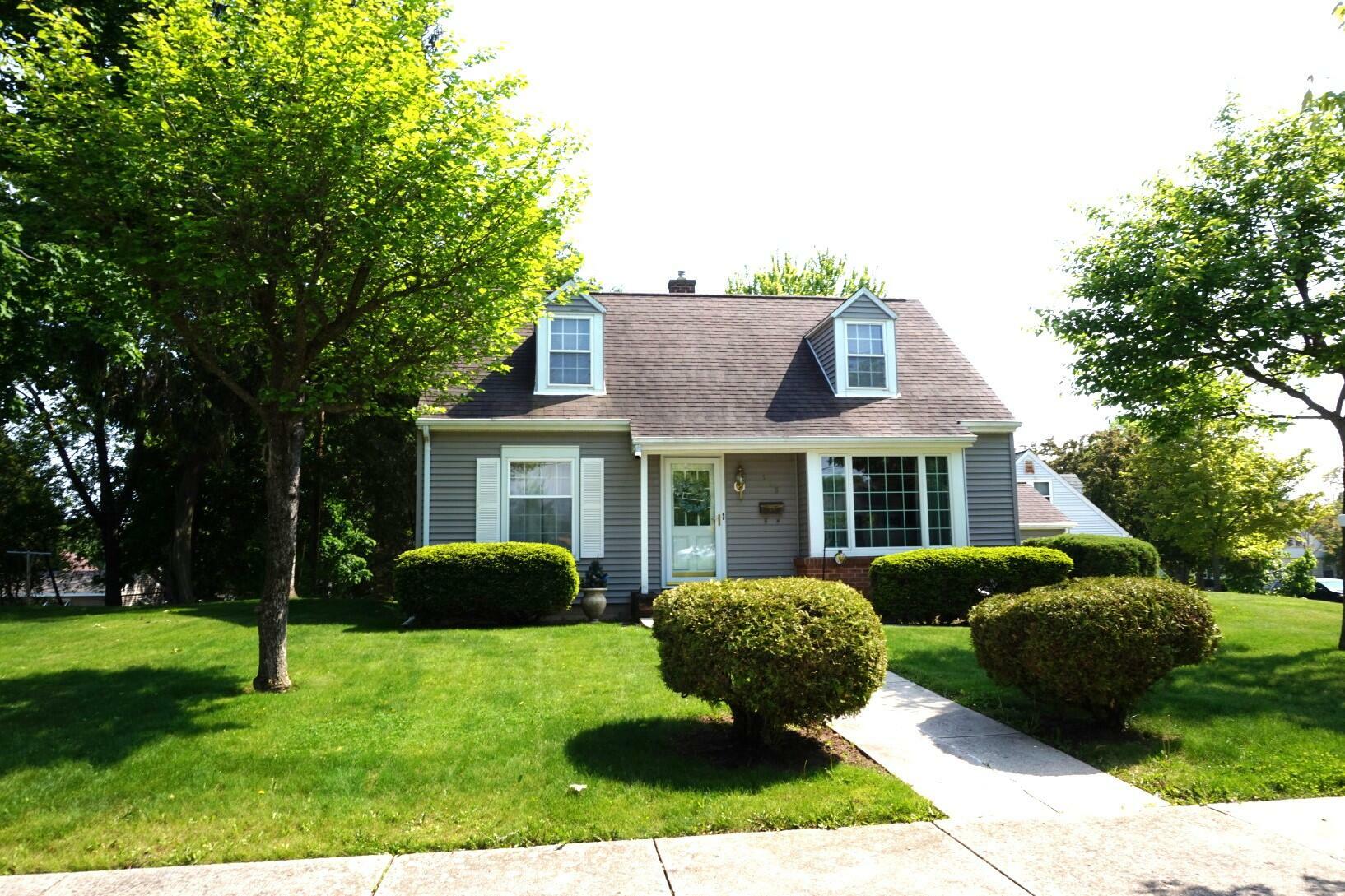 Property Photo:  118 Summit Dr  WI 53074 
