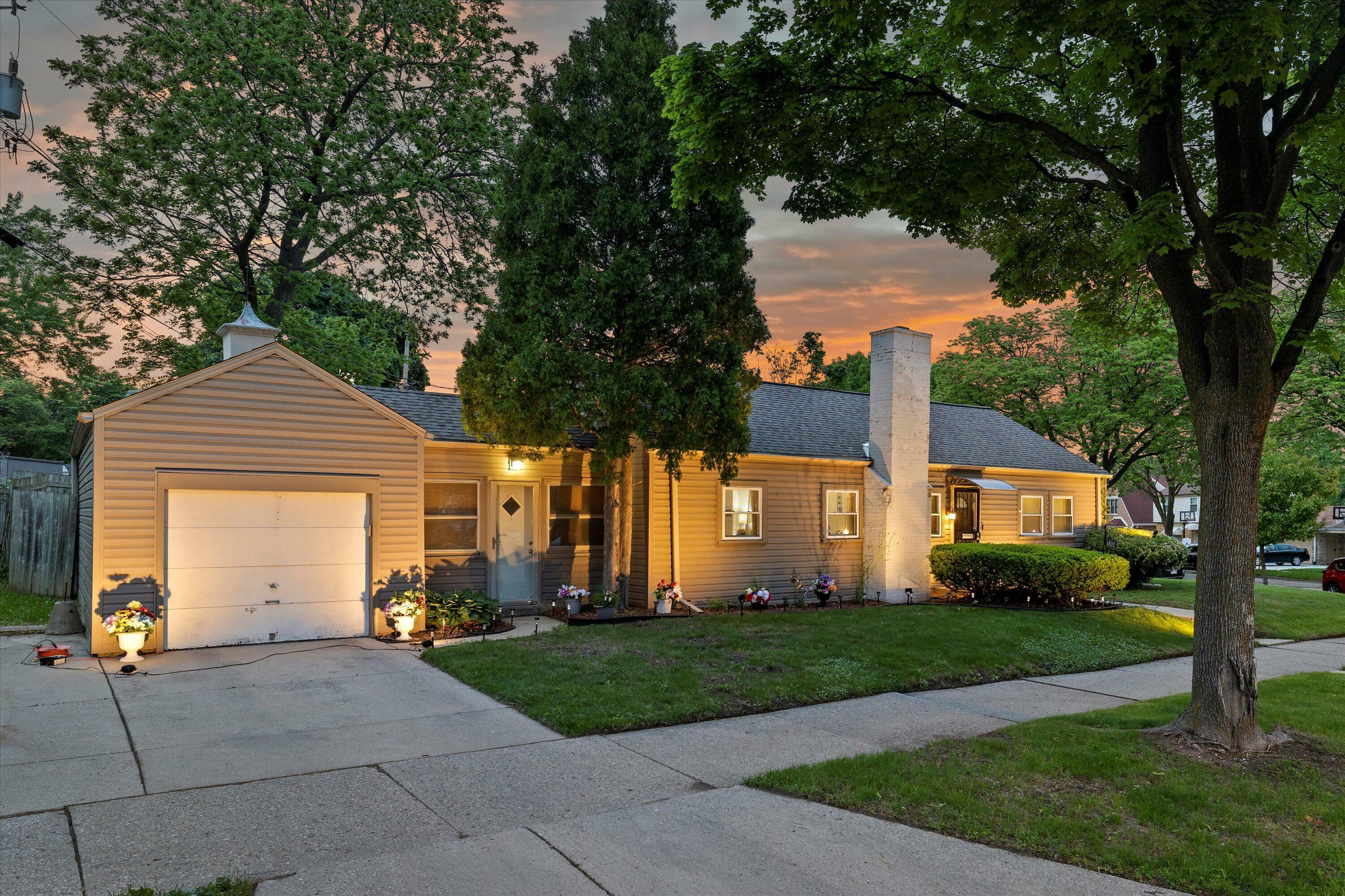 Property Photo:  4804 W Roosevelt Dr  WI 53216 