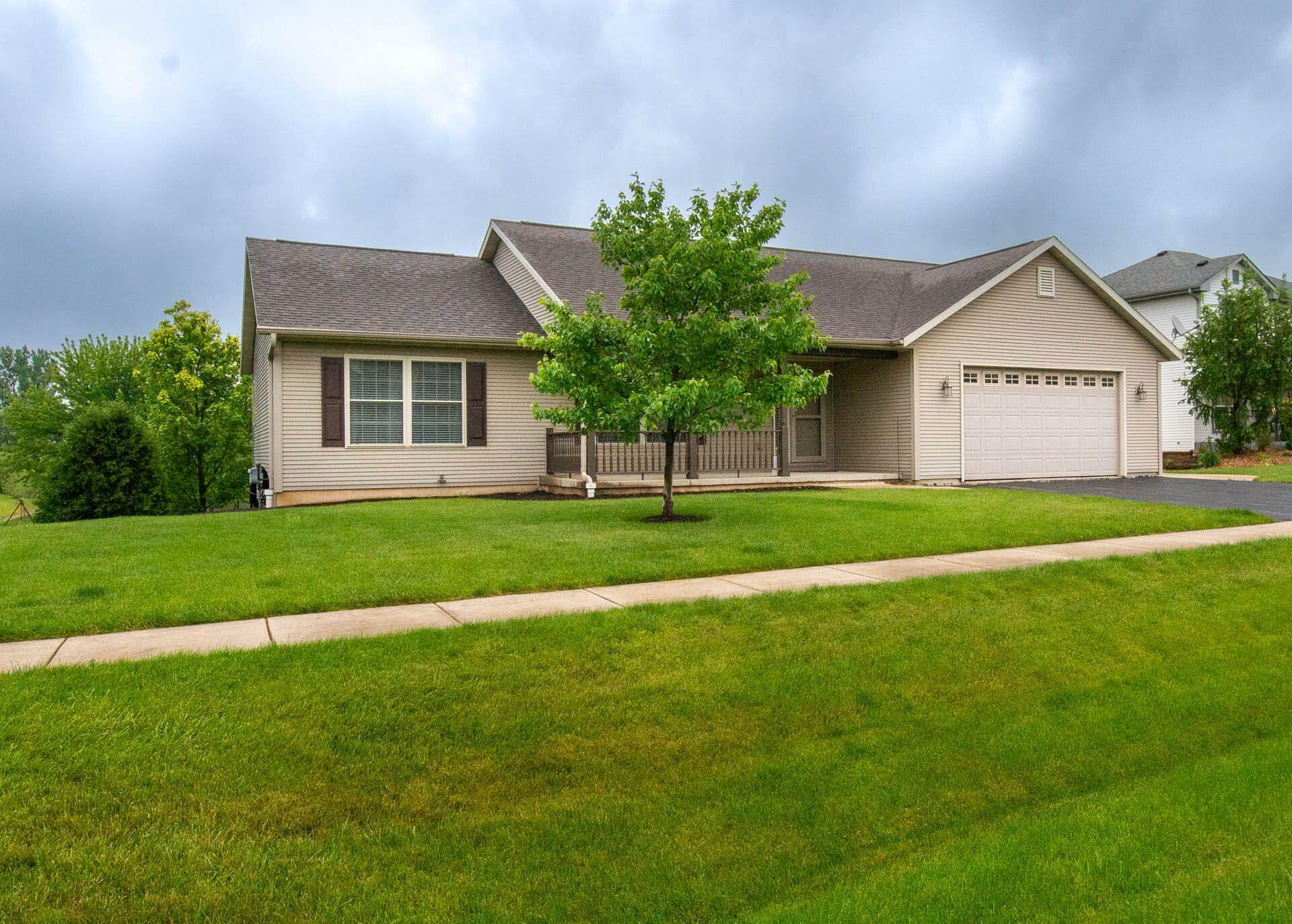 Property Photo: 340 Homestead Dr WI 53181