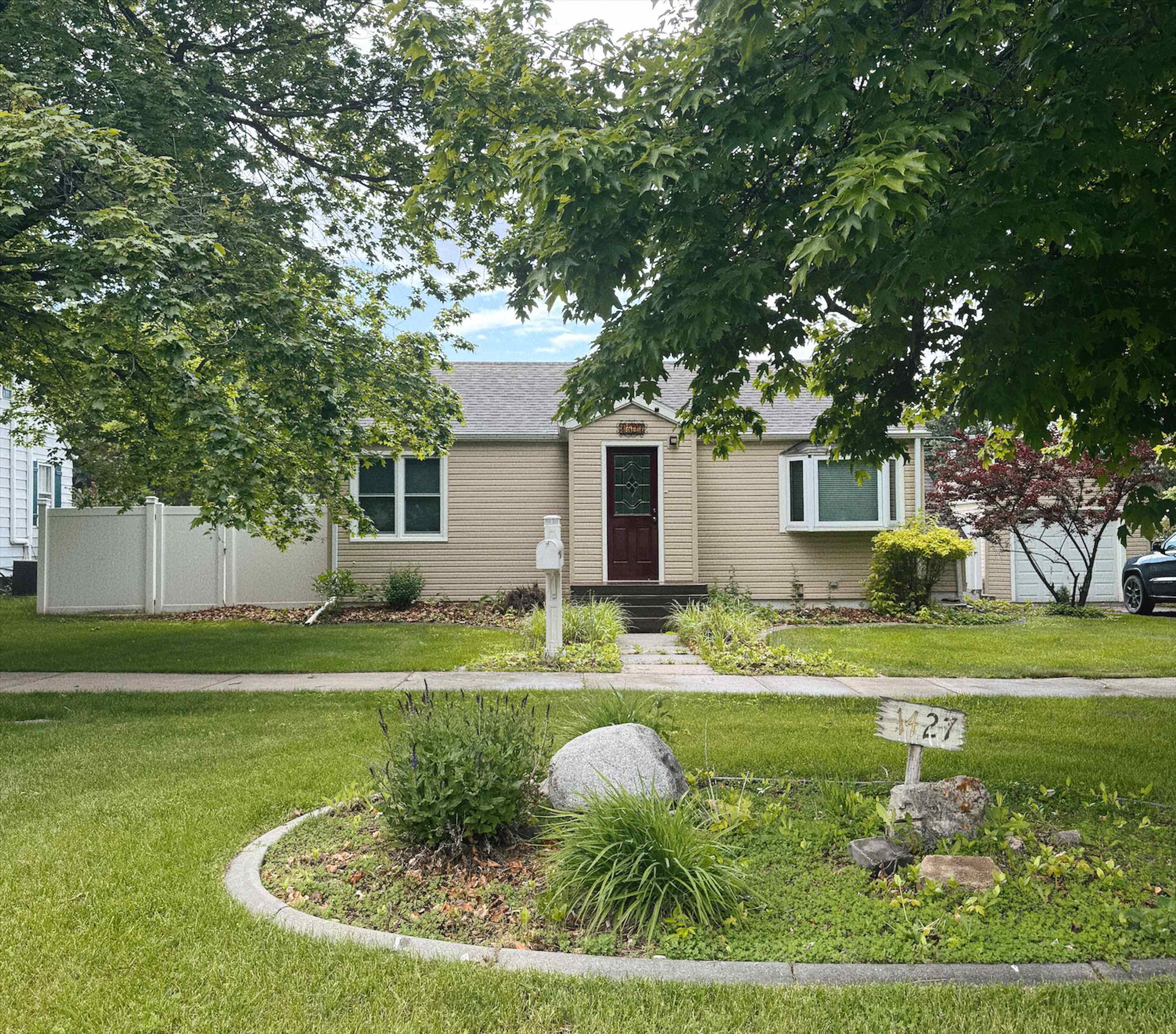 Property Photo: 1427 Canyon Street SD 57783