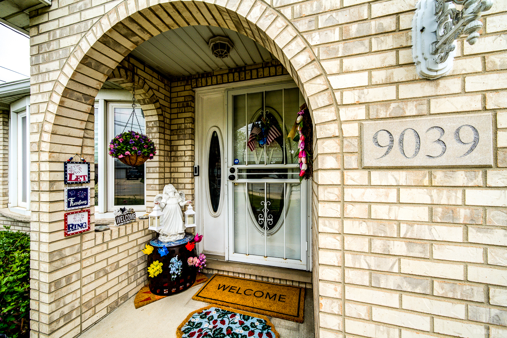 Property Photo: 9039 S Central Avenue IL 60453