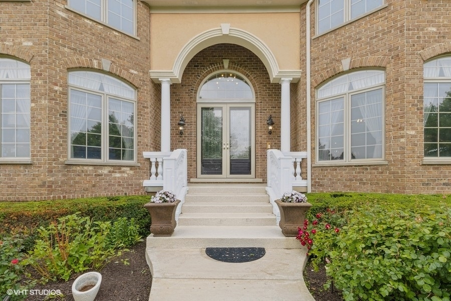 Property Photo: 31 Forest Lane IL 60010