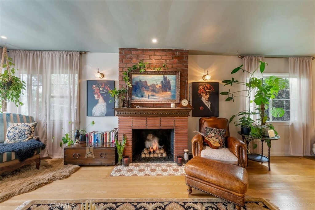 Property Photo: 6262 Saylin Lane CA 90042