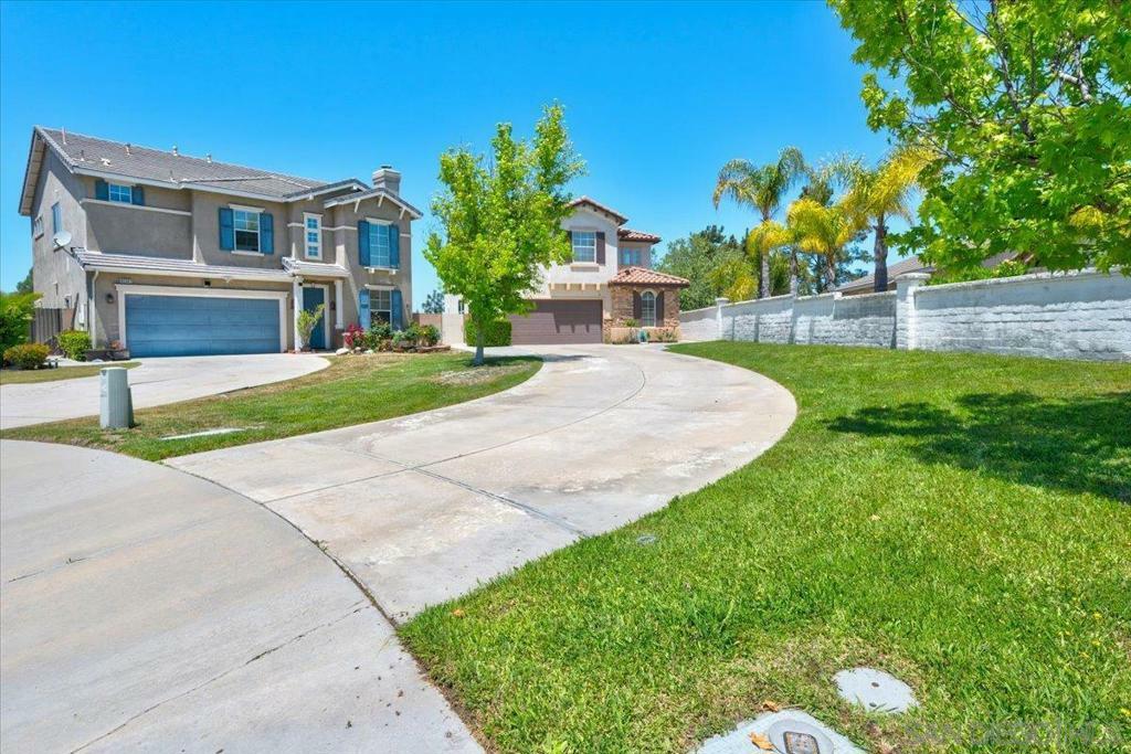 Property Photo: 45377 Aguila Ct CA 92592