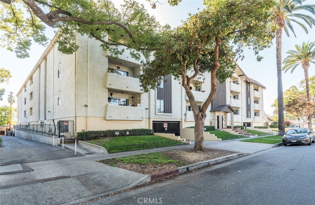 Property Photo: 1422 Rock Glen Avenue 210 CA 91205