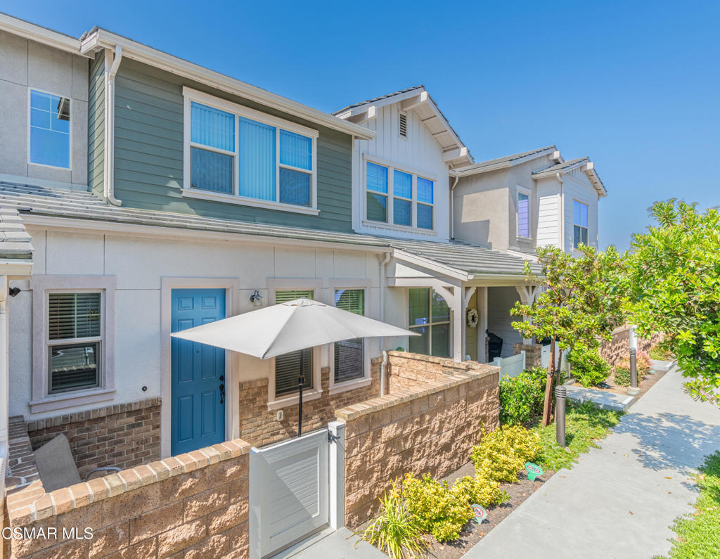 Property Photo:  310 Farmhouse Drive 4  CA 93065 
