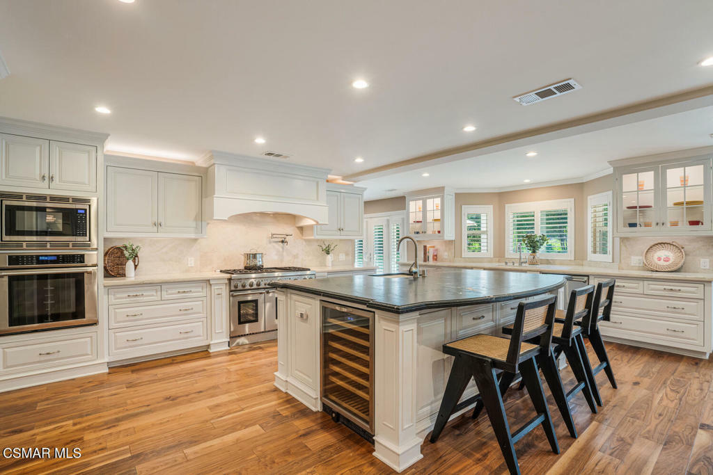 Property Photo:  83 Humboldt Street  CA 93065 