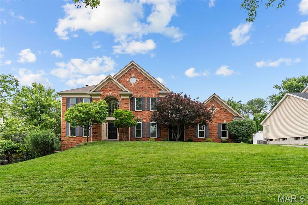 Property Photo: 822 Questover Lane MO 63141