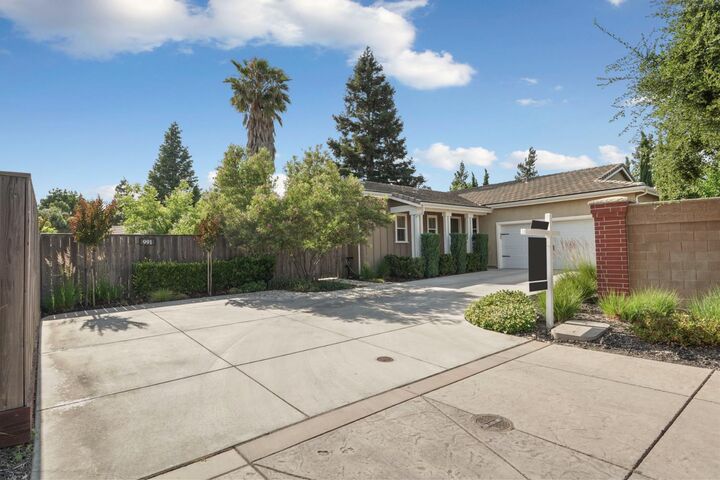Property Photo: 991 Harvest Crossing CA 95242