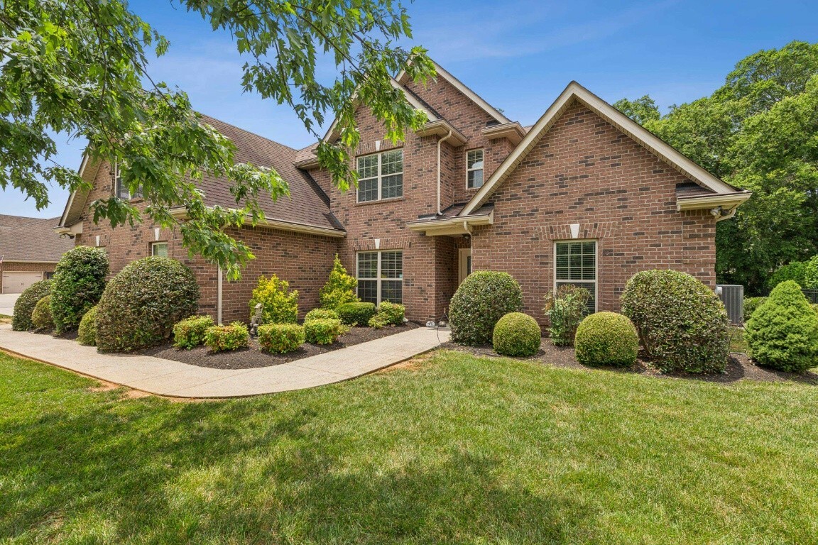 Property Photo:  2805 Wynthrope Hall Dr  TN 37129 