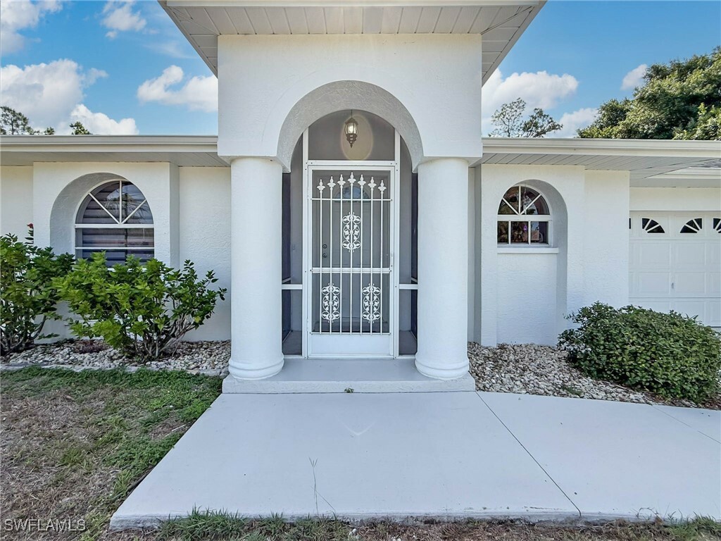 Property Photo: 718 Canton Avenue FL 33972
