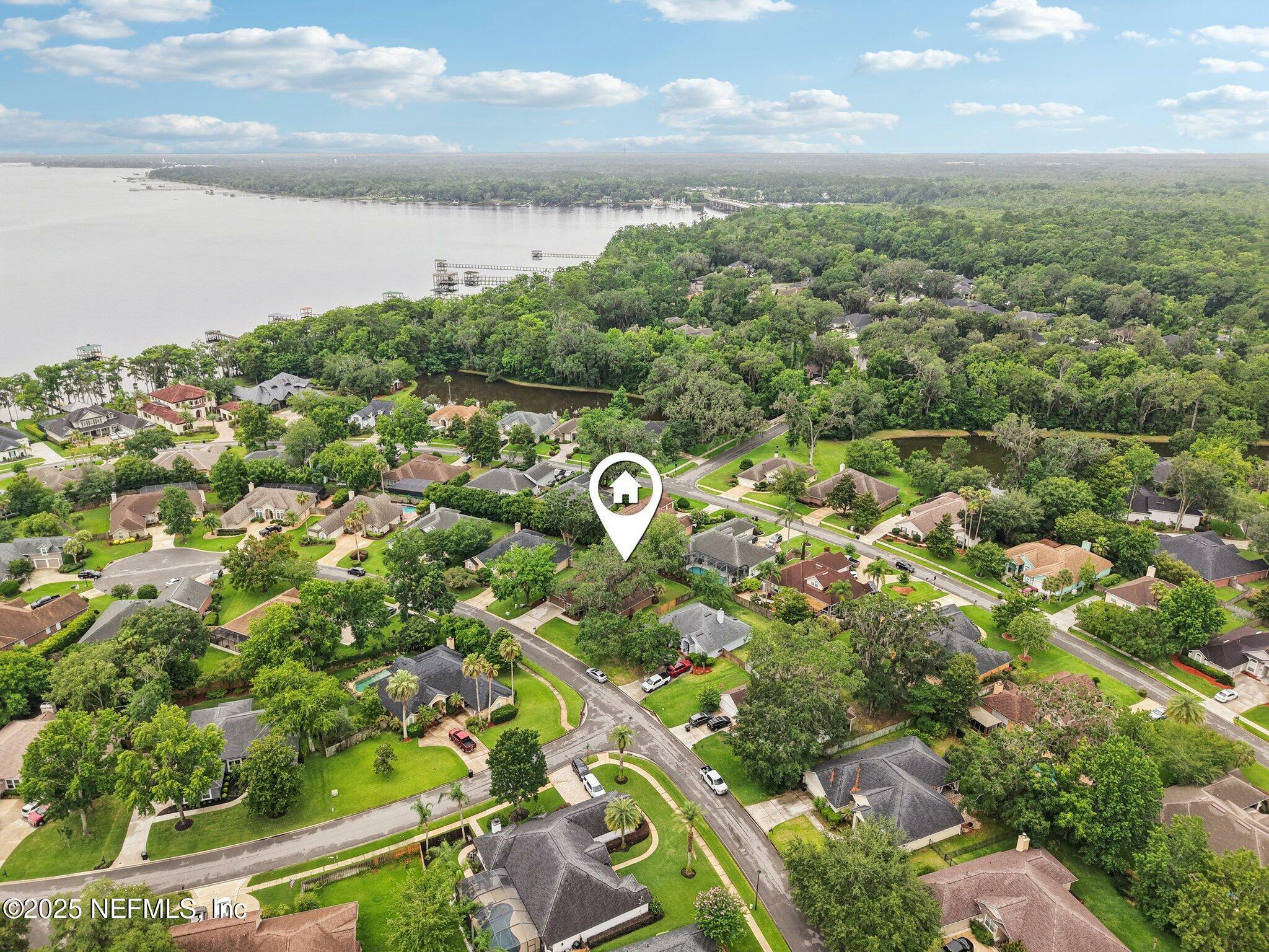 Property Photo: 1823 Sentry Oak Court FL 32003