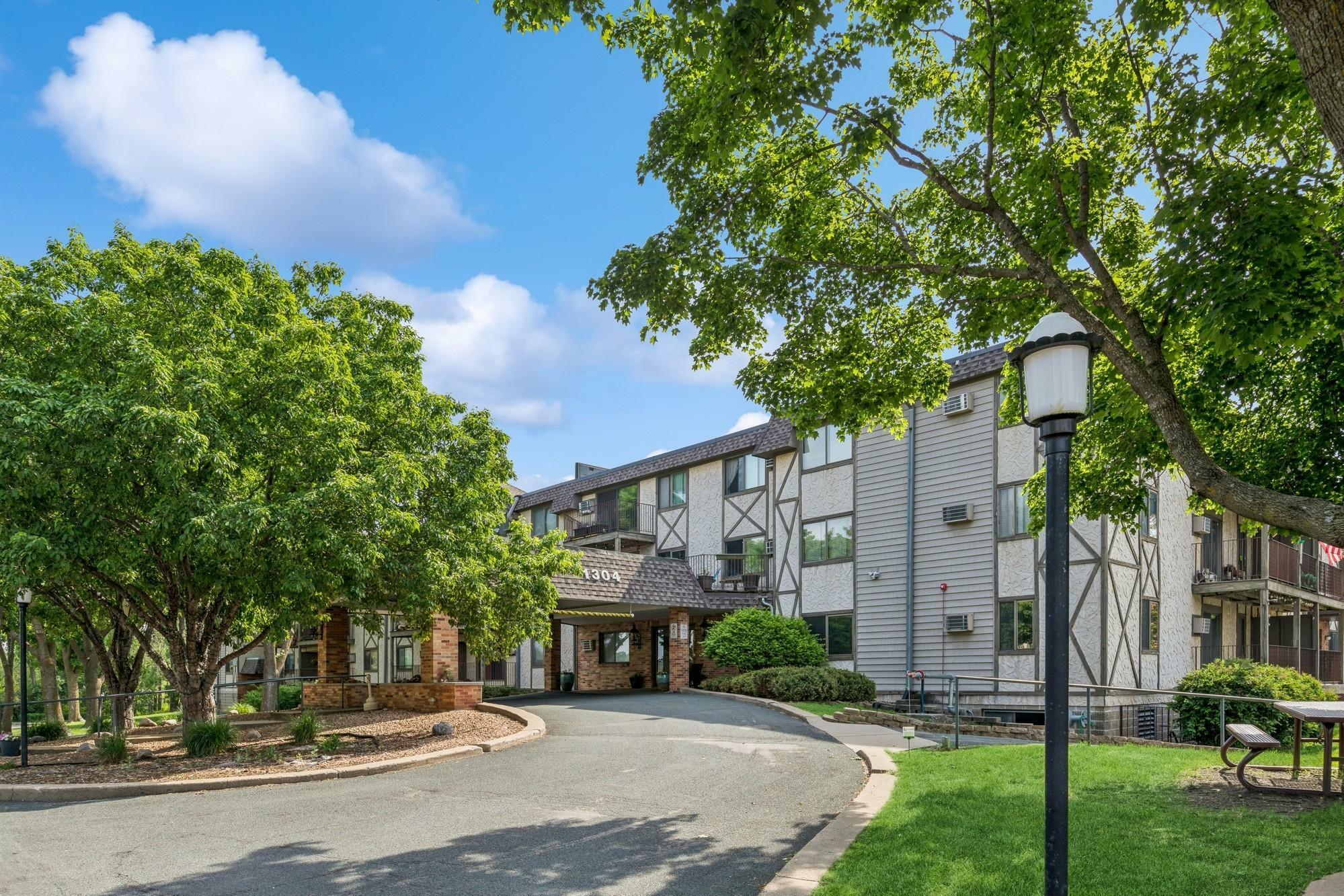 Property Photo: 1304 W Medicine Lake Drive 112 MN 55441