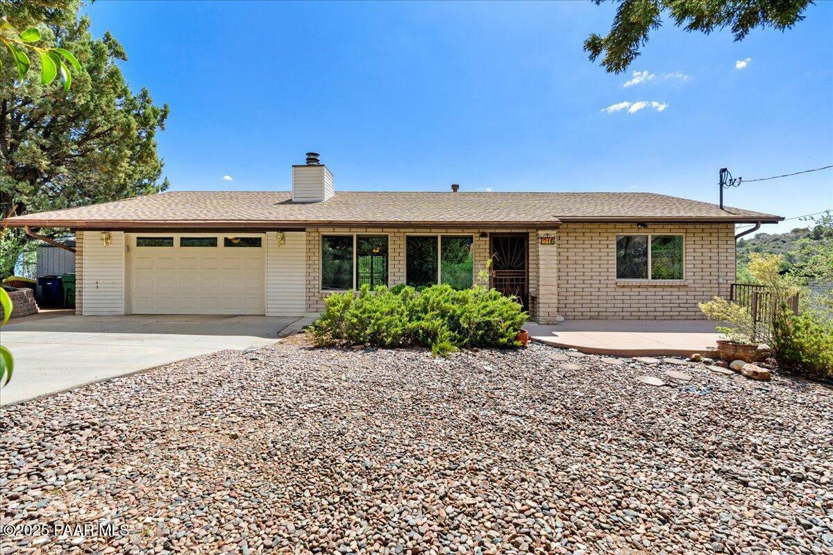 Property Photo: 416 Hillcrest Drive AZ 86303